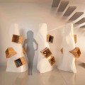 Moderne design boekenkast in hout en K2 Solid Surface gemaakt in Italië