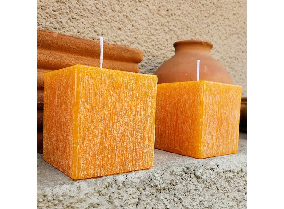 2 vierkante kaarsen van verschillende maten in was, gemaakt in Italië - Adelle Viadurini