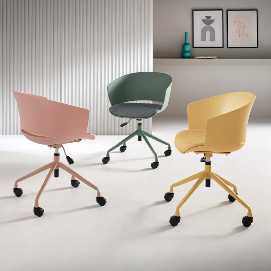 2 180° draaibare fauteuils met met stof beklede polypropyleen zitting - Renza Viadurini