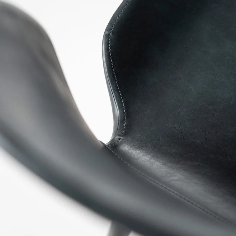 4 woonkamerstoelen in zacht aanvoelende kleuren en metalen poten - Spritz Viadurini