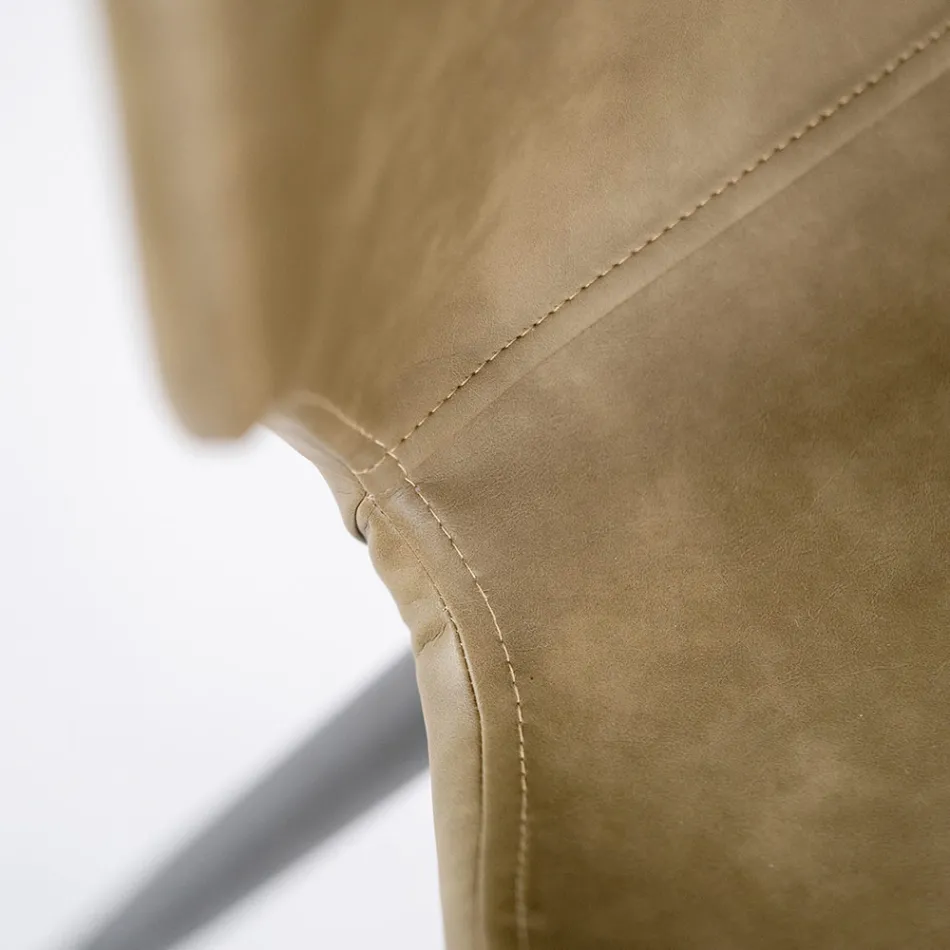 4 woonkamerstoelen in zacht aanvoelende kleuren en metalen poten - Spritz Viadurini