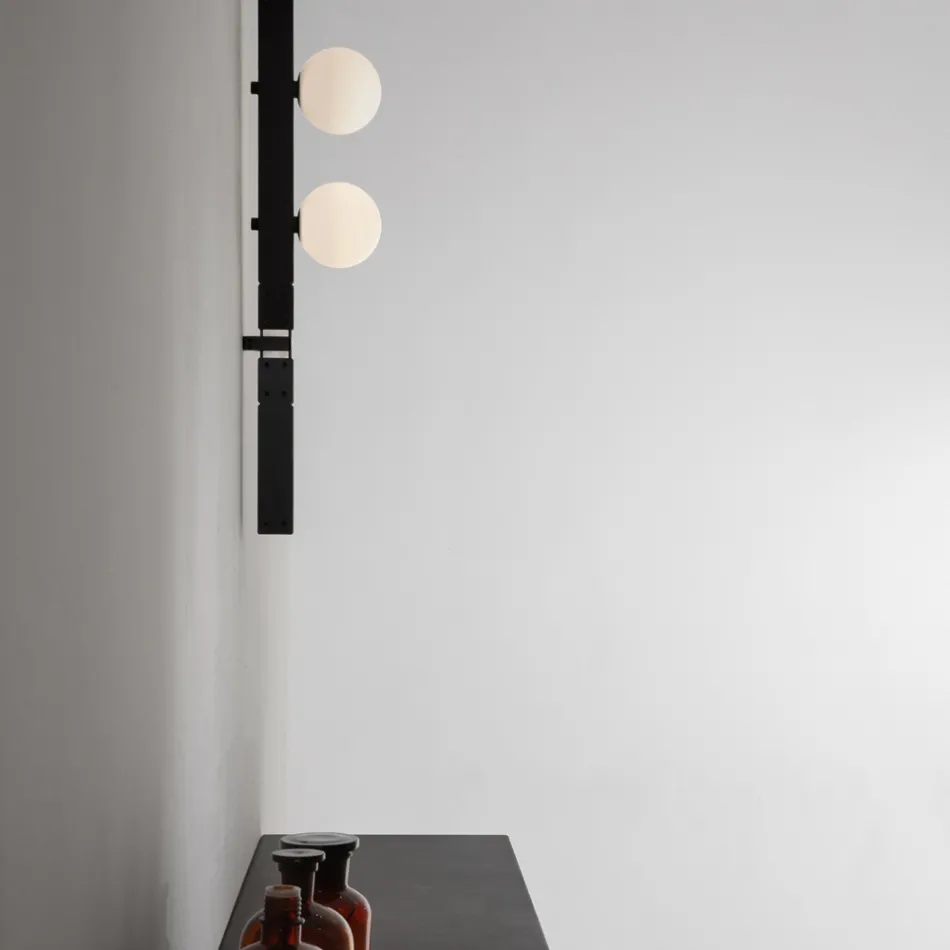 Design wandlamp in zwart aluminium met bollen en spots - Exodus Viadurini