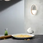 LED-wandlamp met structuur van wit of goudkleurig metaal - Raissa Viadurini