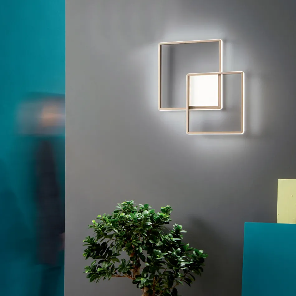 Modern - Formele goud geverfde metalen wandlamp met LED Viadurini