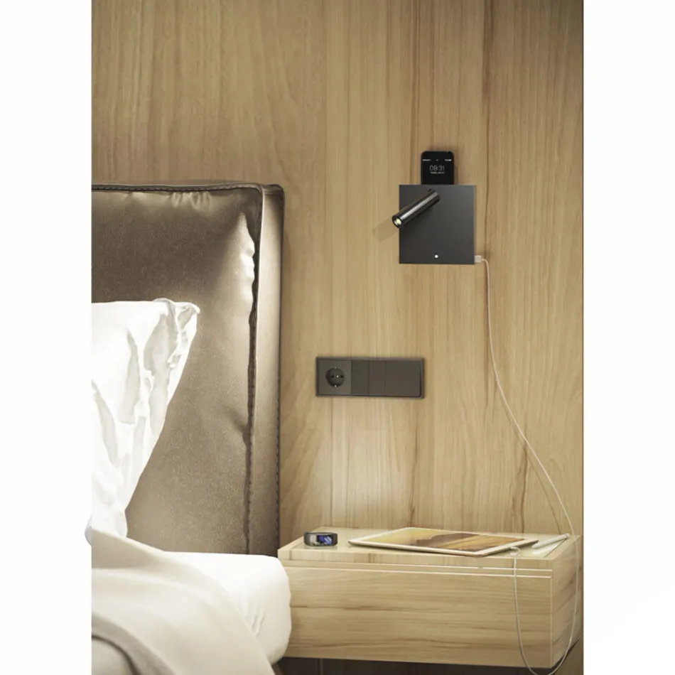 Decoratieve led-wandlamp in wit of zwart aluminium met USB-poorten - Paola Viadurini