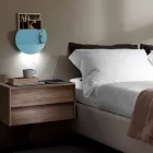 Moderne wandlamp met tijdschriftcompartiment, USB en LED-licht Made in Italy - Foster Viadurini