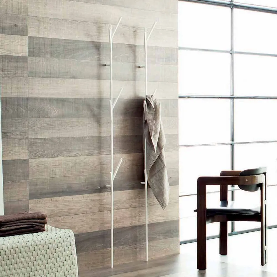 Modern design vloerkapstok in wit of verchroomd metaal - Kottac Viadurini