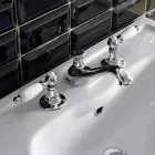 3-gats wastafelmengkraan met klassieke hendels in handgemaakt messing - Noriana Viadurini