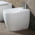 Aster bidet met één gat in matzwart en wit keramiek met een modern design.