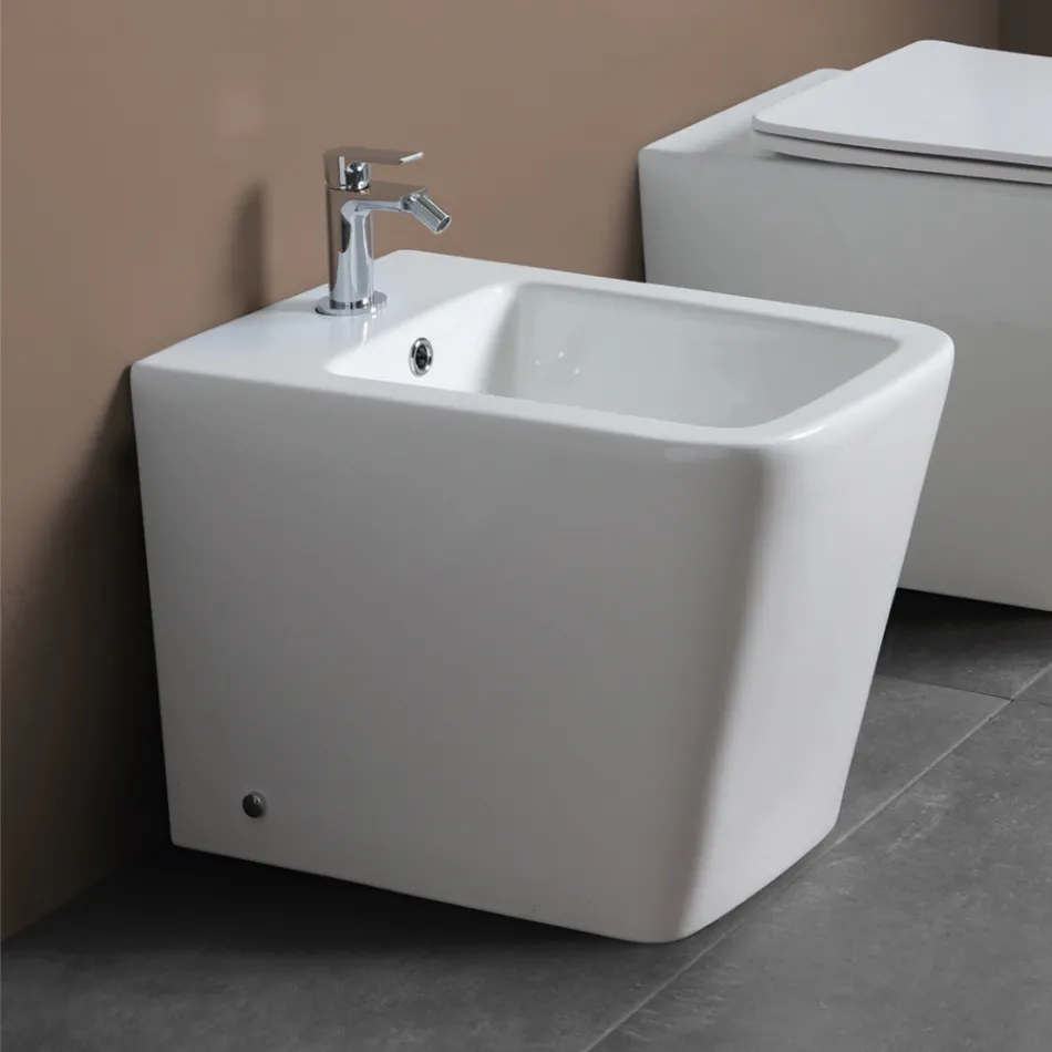 Vloerstaande bidet met één gat in wit keramiek met een elegant modern design - Giunco Viadurini