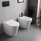 Salice vrijstaande bidet met één spoelgat, uitgevoerd in wit keramiek met een elegant modern design. Viadurini