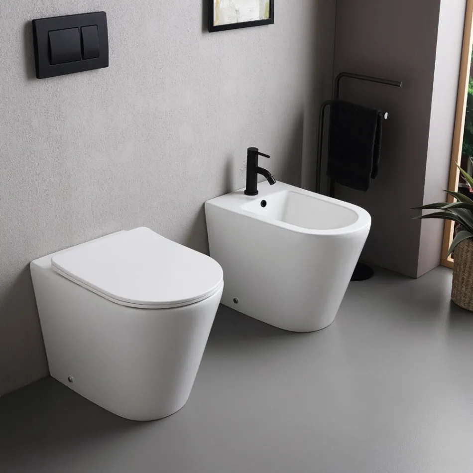 Salice vrijstaande bidet met één spoelgat, uitgevoerd in wit keramiek met een elegant modern design. Viadurini
