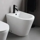 Salice vrijstaande bidet met één spoelgat, uitgevoerd in wit keramiek met een elegant modern design. Viadurini