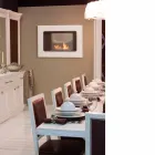 Witte muur bio open haard met modern design met Erica glazen inzetstuk Viadurini