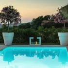 Vloer Bio-open haard in wit gelakt metaal en gehard glas - Pelide Viadurini