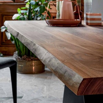 Bonaldo Axe designtafel in hout met natuurlijke randen gemaakt in Italië