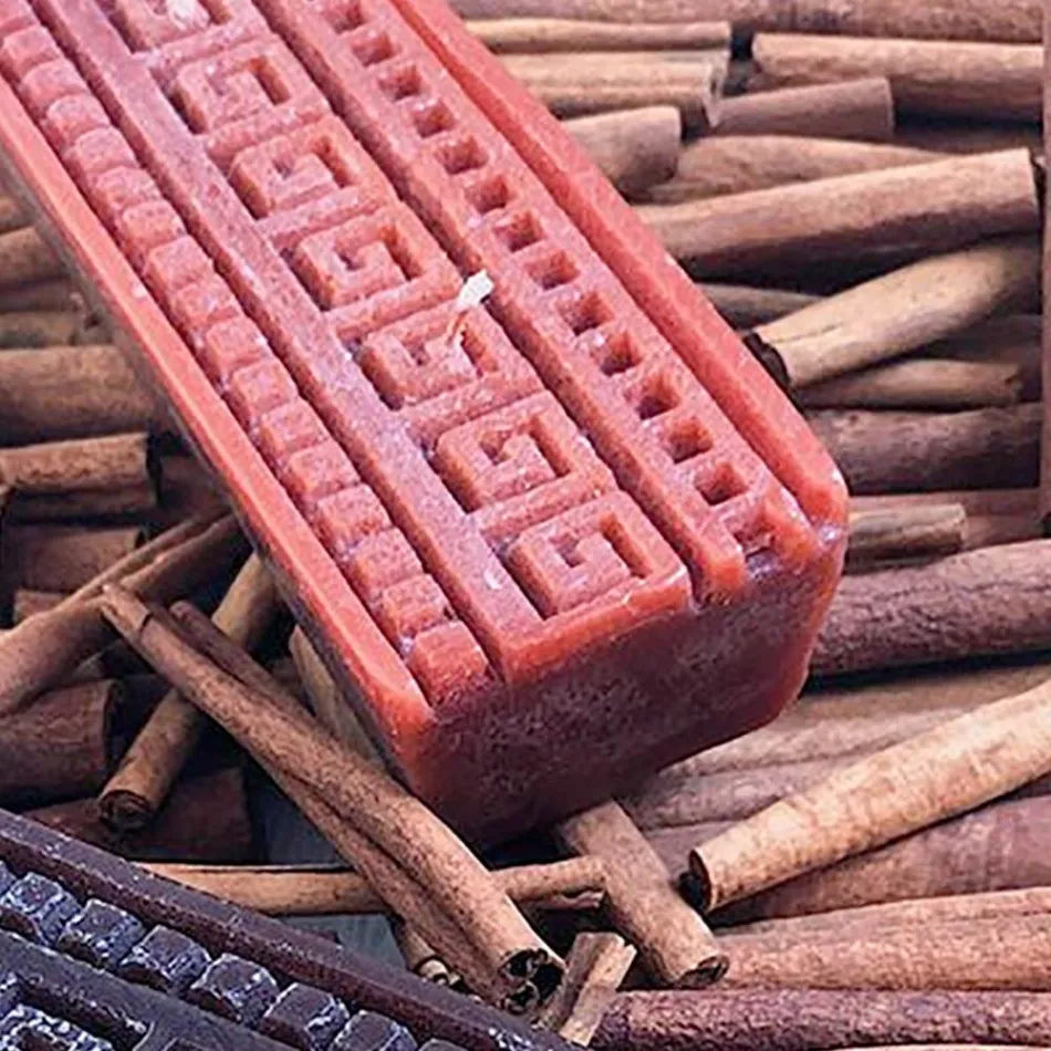 Ambachtelijke rechthoekige kaneelgeurkaars gemaakt in Italië - Alissa Viadurini