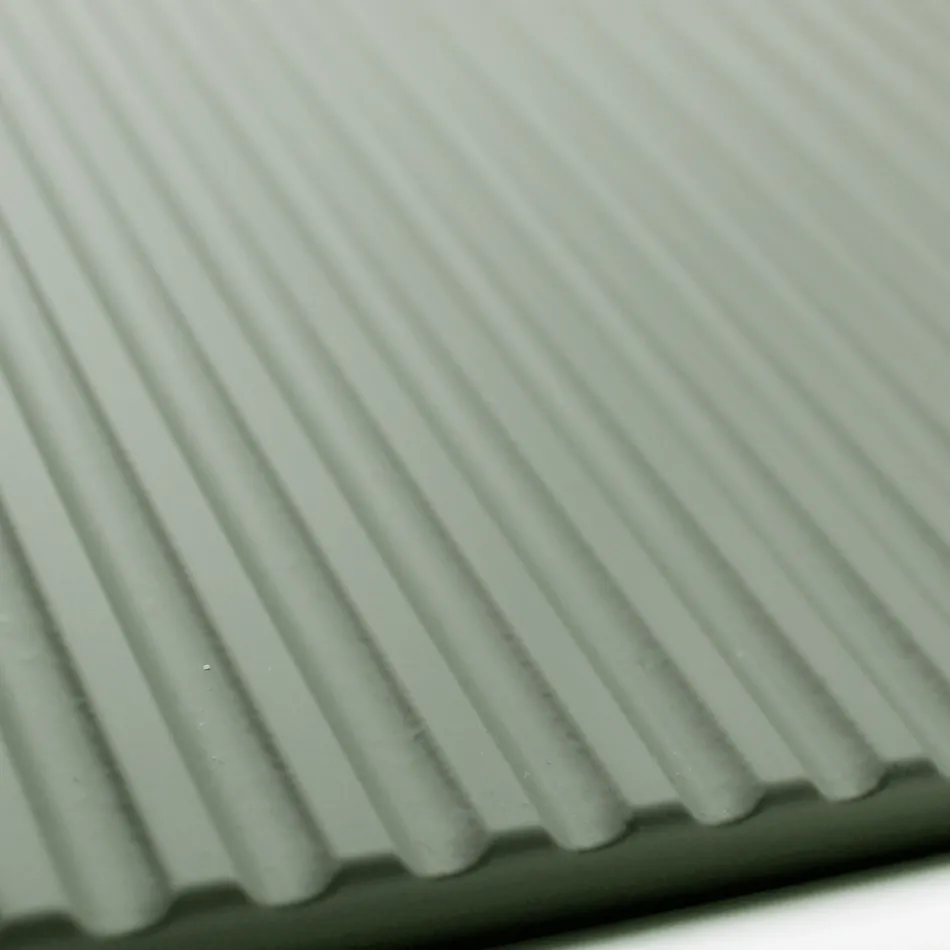 Saliegroene badkamersamenstelling met harswastafel Made in Italy - Artemide Viadurini