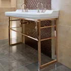 Badkamerconsole L 135 cm met dubbele kom in keramiek met voeten - Nausica Viadurini