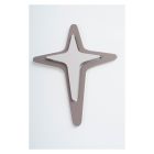 Crucifix in cacaokleur en grind gemaakt met lasergravure Made in Italy - Diana Viadurini