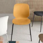 Twee stoelen van polypropyleen en gelakt metaal in diverse kleuren - Dorica Viadurini
