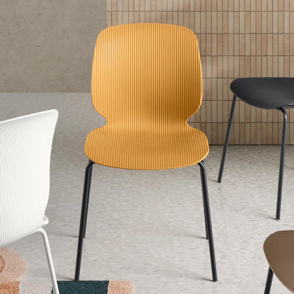 Twee stoelen van polypropyleen en gelakt metaal in diverse kleuren - Dorica Viadurini