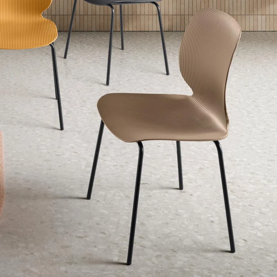 Twee stoelen van polypropyleen en gelakt metaal in diverse kleuren - Dorica Viadurini