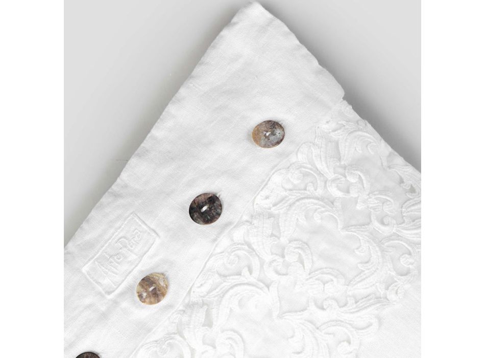 Witte vierkante kussenhoes met Italiaans luxe kant en knopen - logo's Viadurini