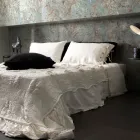 Rechthoekig bedkussensloop van wit of zwart linnen met knopen en veters - Agora Viadurini