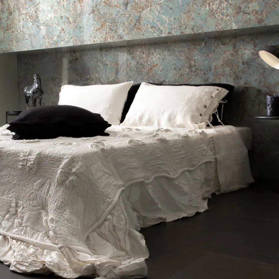 Rechthoekig bedkussensloop van wit of zwart linnen met knopen en veters - Agora Viadurini