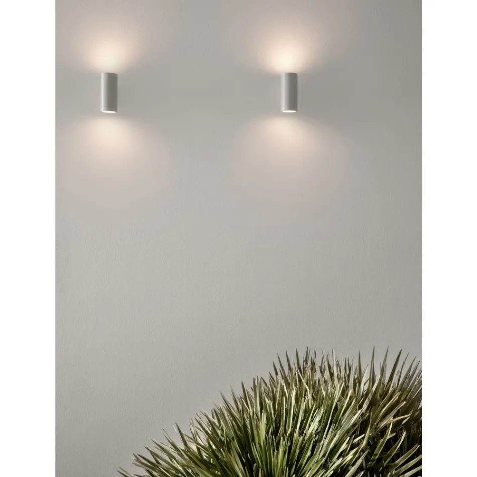 Design buitenwandlamp in wit of zwart aluminium - Leopida Viadurini