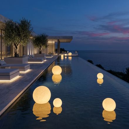 Calipso tweekleurige polyethyleen bollamp voor gebruik in water, gemaakt in Italië. Viadurini