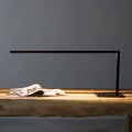 Design tafellamp in mat zwart geverfd ijzer Made in Italy - Linea