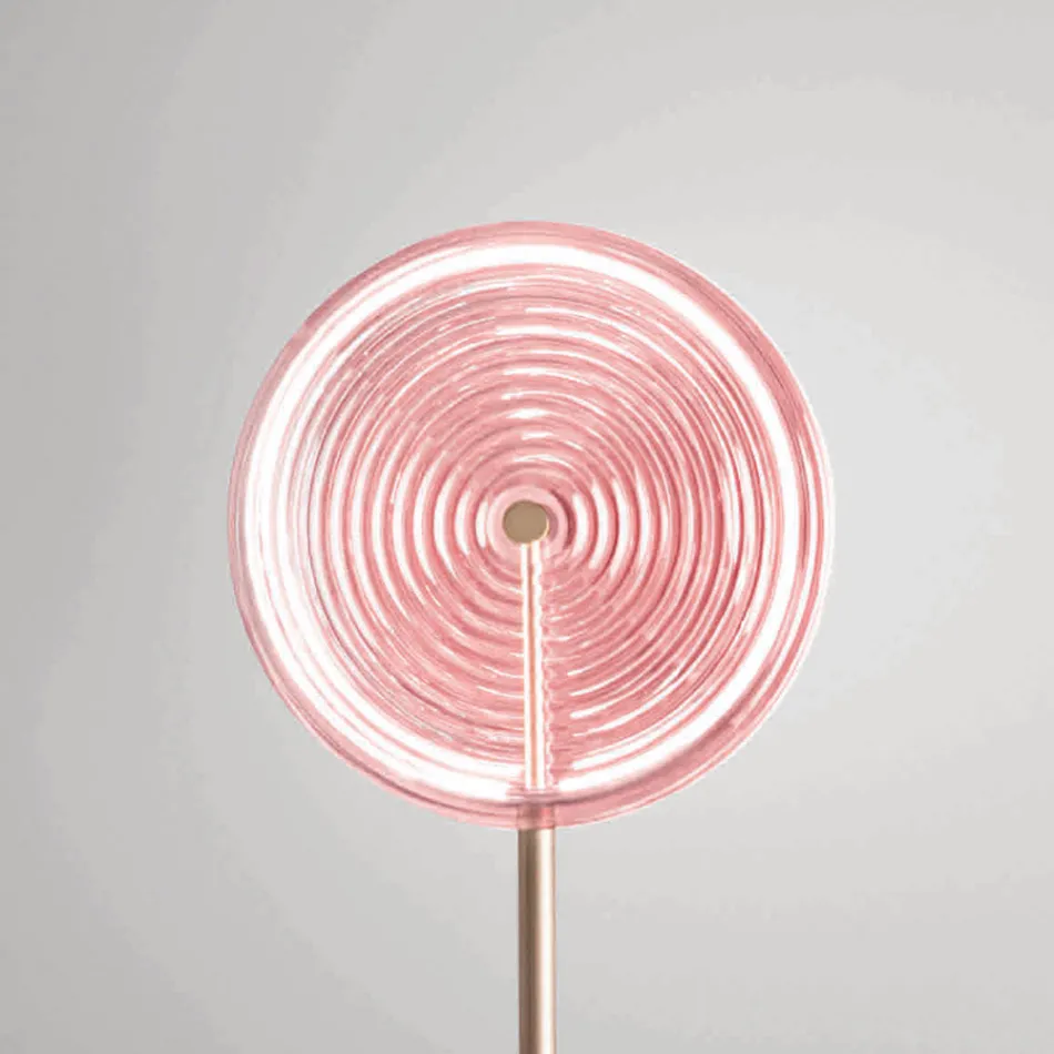 Vloerlamp van metaal en glas versierd met concentrische lijnen - Hackberry Viadurini