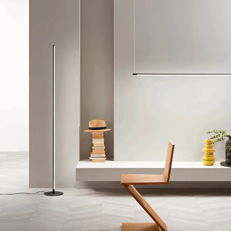 Vloerlamp van zwart geverfd metaal met led-licht - oranje Viadurini