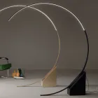 Vloerlamp van geverfd metaal met dimbaar ledlicht - Eucalyptus Viadurini