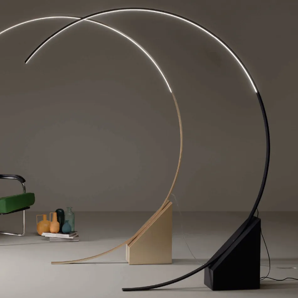 Vloerlamp van geverfd metaal met dimbaar ledlicht - Eucalyptus Viadurini