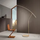 Vloerlamp in geverfd metaal in verschillende kleuren en dimbare LED - Esdoorn Viadurini