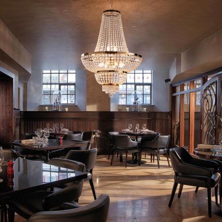 IJzeren en gouden kroonluchter met strass-steentjes, gemaakt in Italië, voor interieurdecoratie - Oostenrijk Viadurini