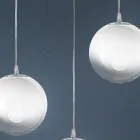 Isotta vierlichts lineaire staafkroonluchter van wit glas, gemaakt in Italië. Viadurini