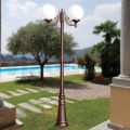 200 cm hoge straatlamp in zwart acryl en aluminium gemaakt in Italië - Trovanero