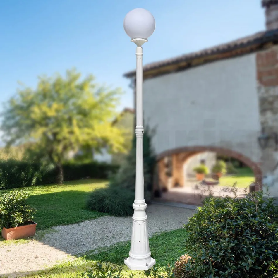 208 cm hoge straatlamp in wit acryl en aluminium gemaakt in Italië - Trovabianco Viadurini