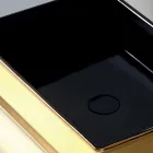 Tweekleurige keramische werkbladwastafel, geproduceerd in Italië door Debora Viadurini