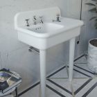 Keramische asymmetrische badkamerwastafel met objectsteun - Giusy Viadurini