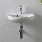 Wandgemonteerde witte keramische wastafel met een elegant modern design - Silica Viadurini
