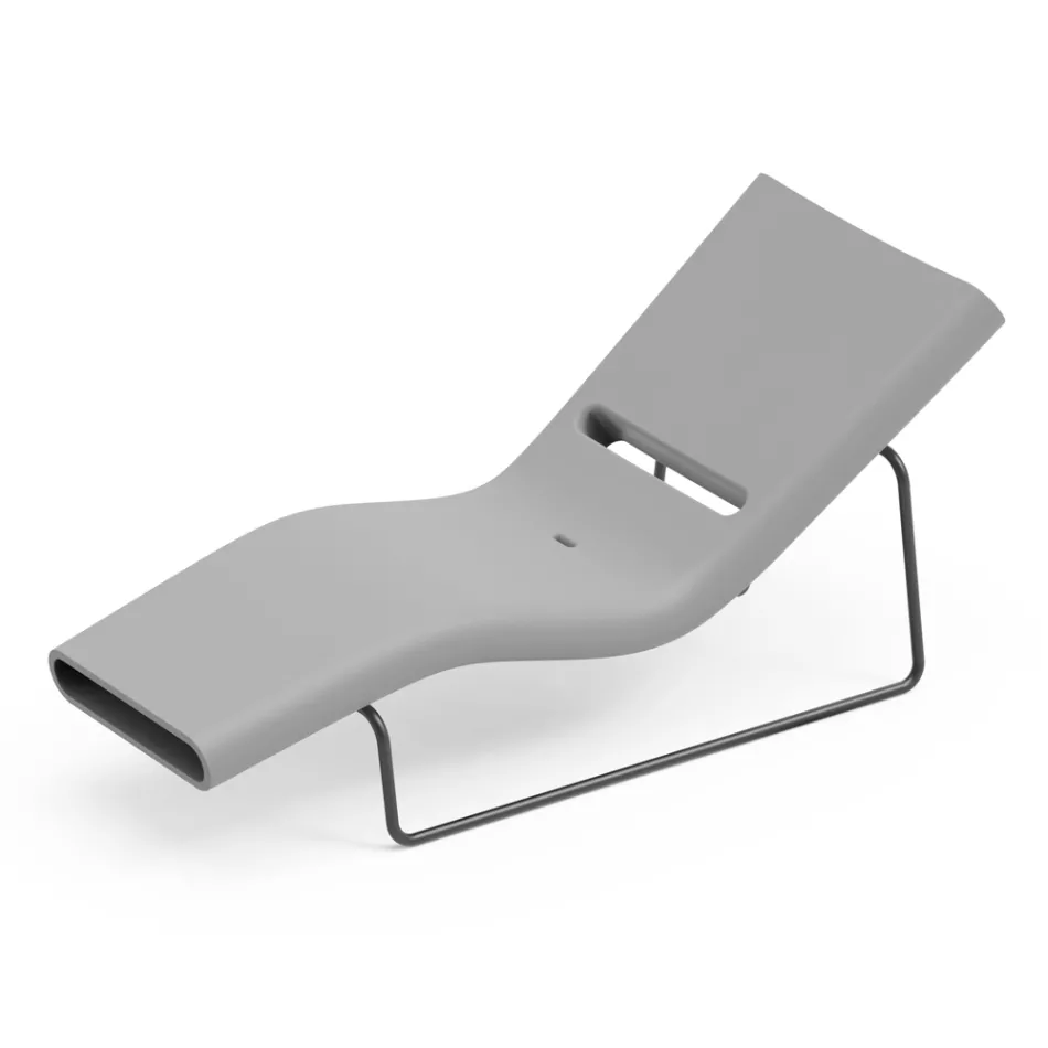 Tuinligstoel van polyethyleen in verschillende kleuren met metalen steun - Bollo Viadurini