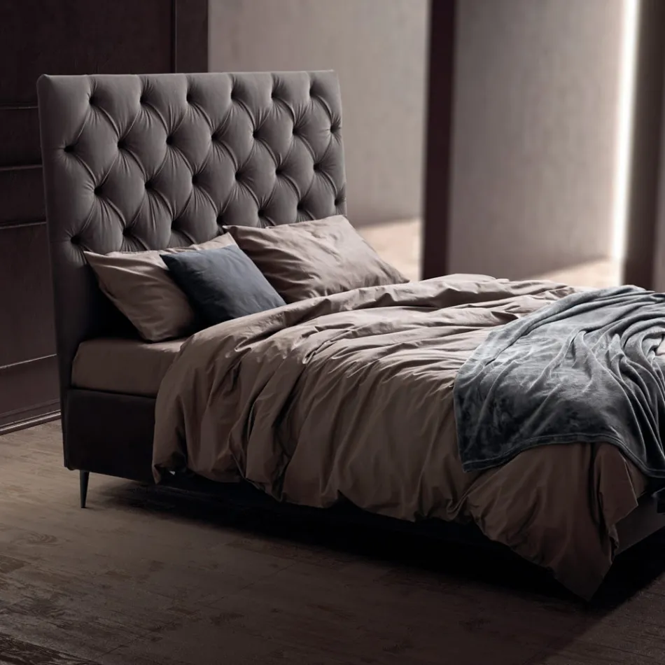 Tweepersoonsbed 160x190 met hoog en gewatteerd hoofdeinde Gemaakt in Italië - Sallie Viadurini