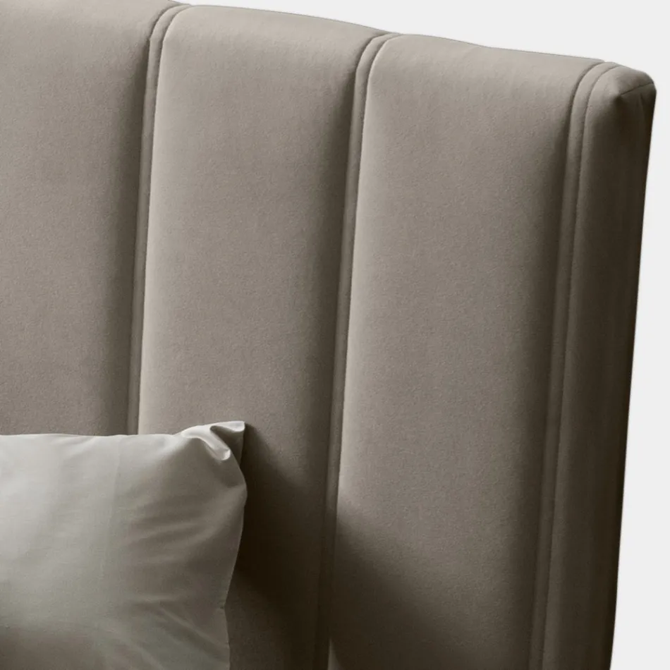 Tweepersoonsbed 160x190 met quiltwerk met brede verticale banden - Magan Viadurini