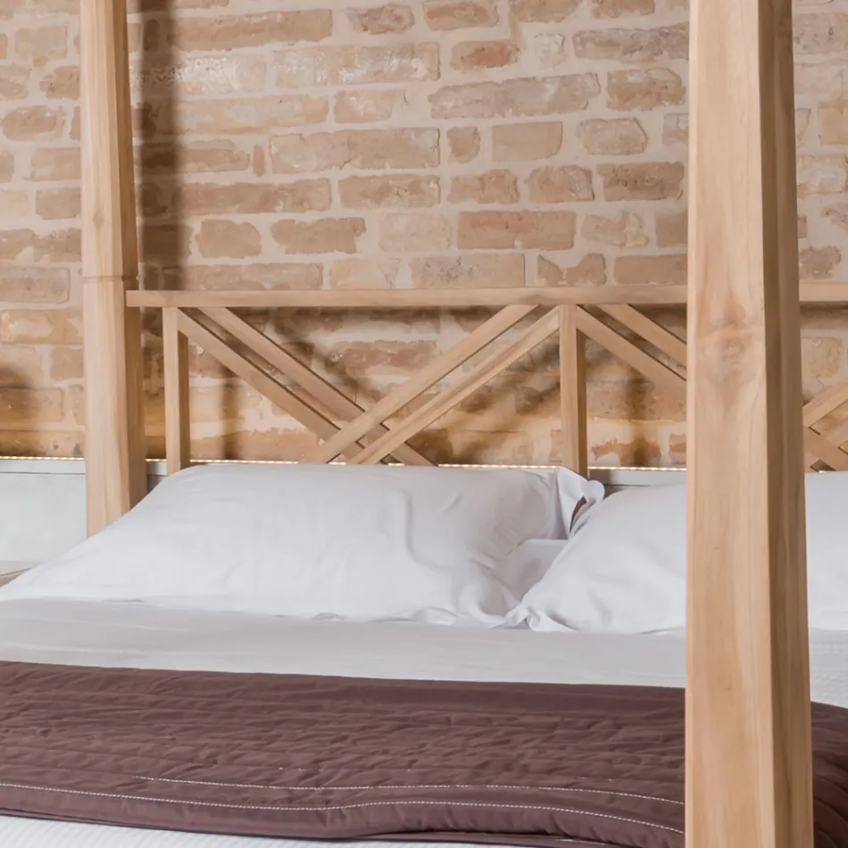 Tweepersoonsbed 180x200 met baldakijn van massief teakhout - Tempera Viadurini