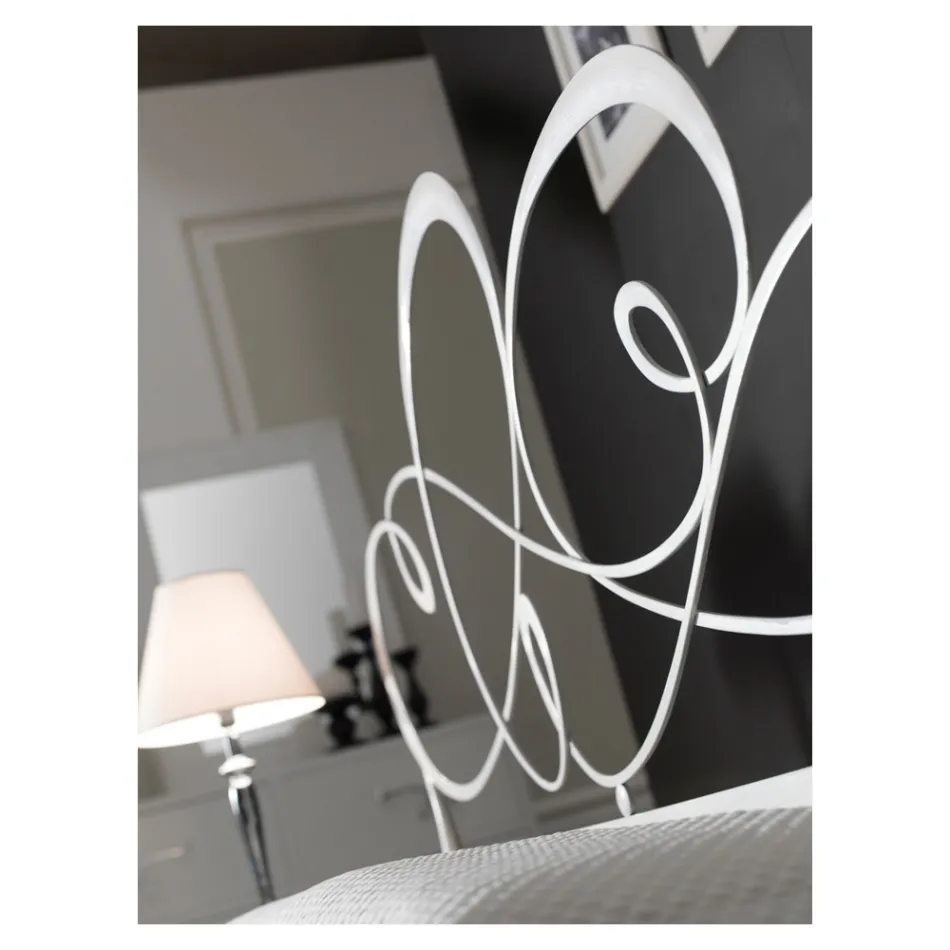 Tweepersoonsbed met bijpassend voeteneinde, matras en 2 nachtkastjes - Nebbia Viadurini